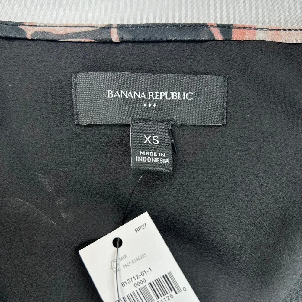 Banana‎ Republic Pink Floral Smocked V-Neck Blouse Black Chiffon XS